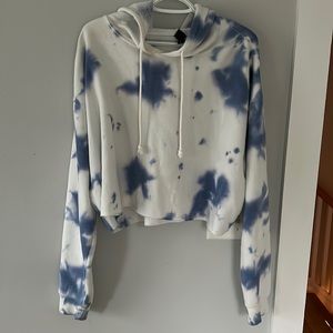 Tie dye cropped hoodie — blue and white